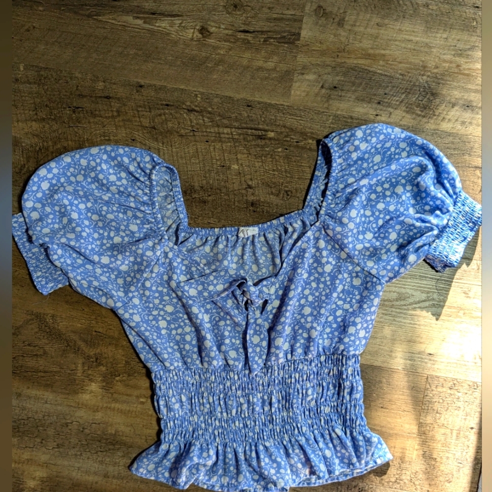 Sienna Sky Crop Top, Size Medium